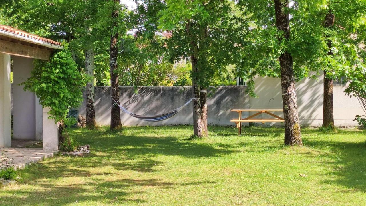 Maison A 8 Min A Pied De La Plage Avec Jardin Clos Et Ombrage Сен-Жорж-д'Олерон Экстерьер фото